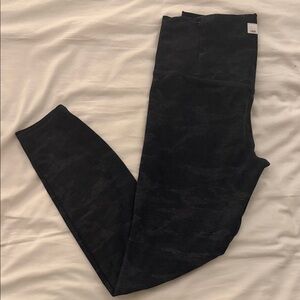 Size Small Camo Heather Vuori Clean Elevation Legging EXCELLENT CONDITION